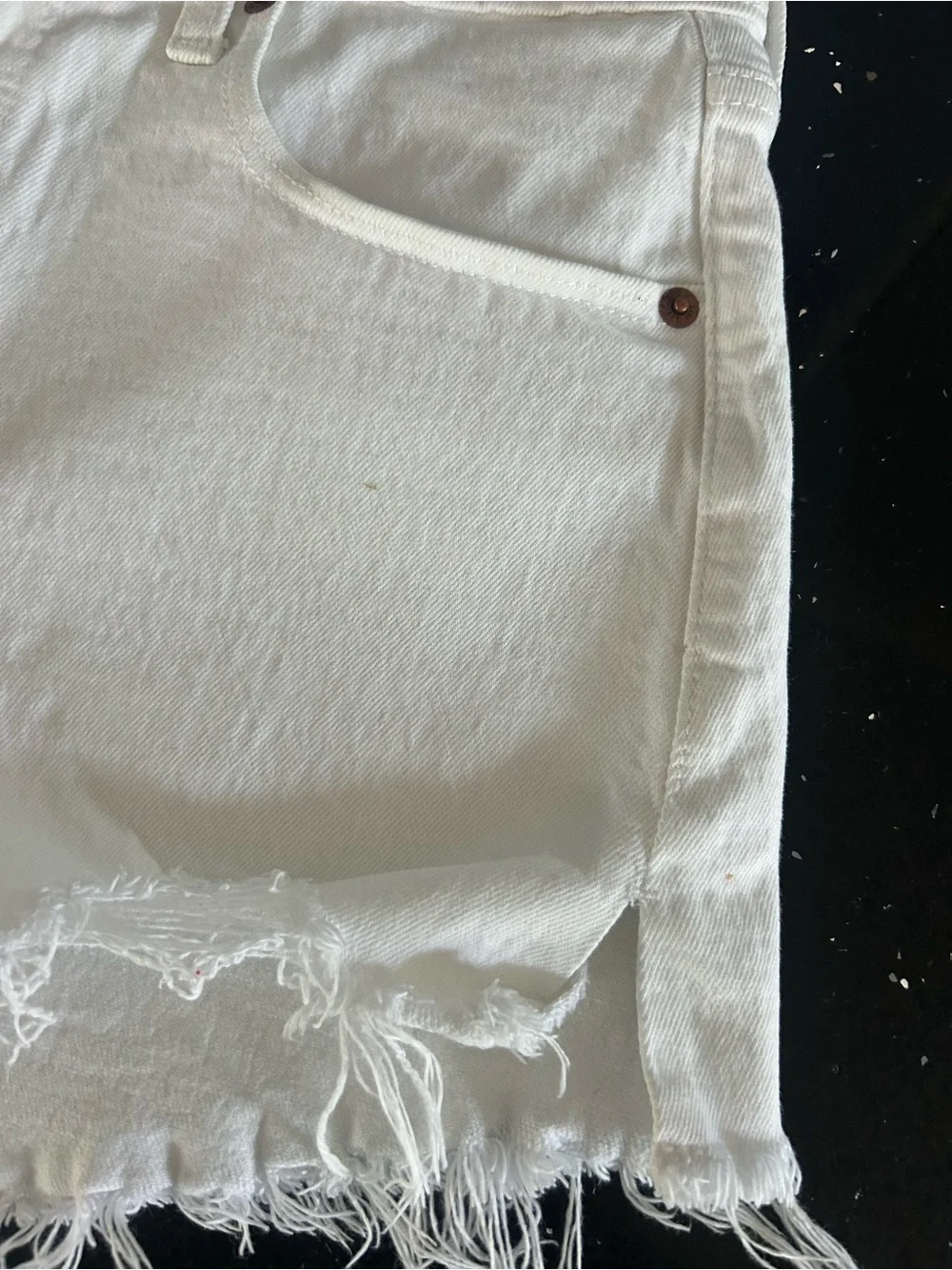 Abercrombie & Fitch White Distressed Denim Cutoff Shorts Size 27/4